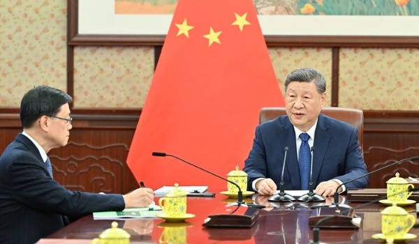 习近平听取李家超述职报告