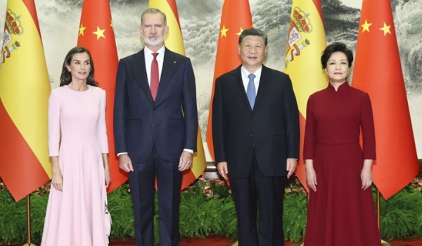 习近平会见西班牙国王费利佩六世