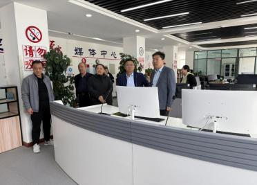 广电总局调研组赴甘南州开展主流媒体2.jpg