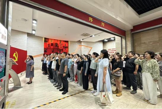 兰州市文旅局赴八路军兰州办事处纪念馆开展庆“七一”主题活动(1).jpg